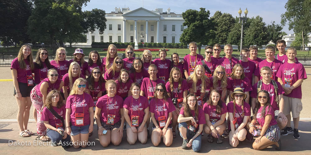 Minnesota students in front of the White House.